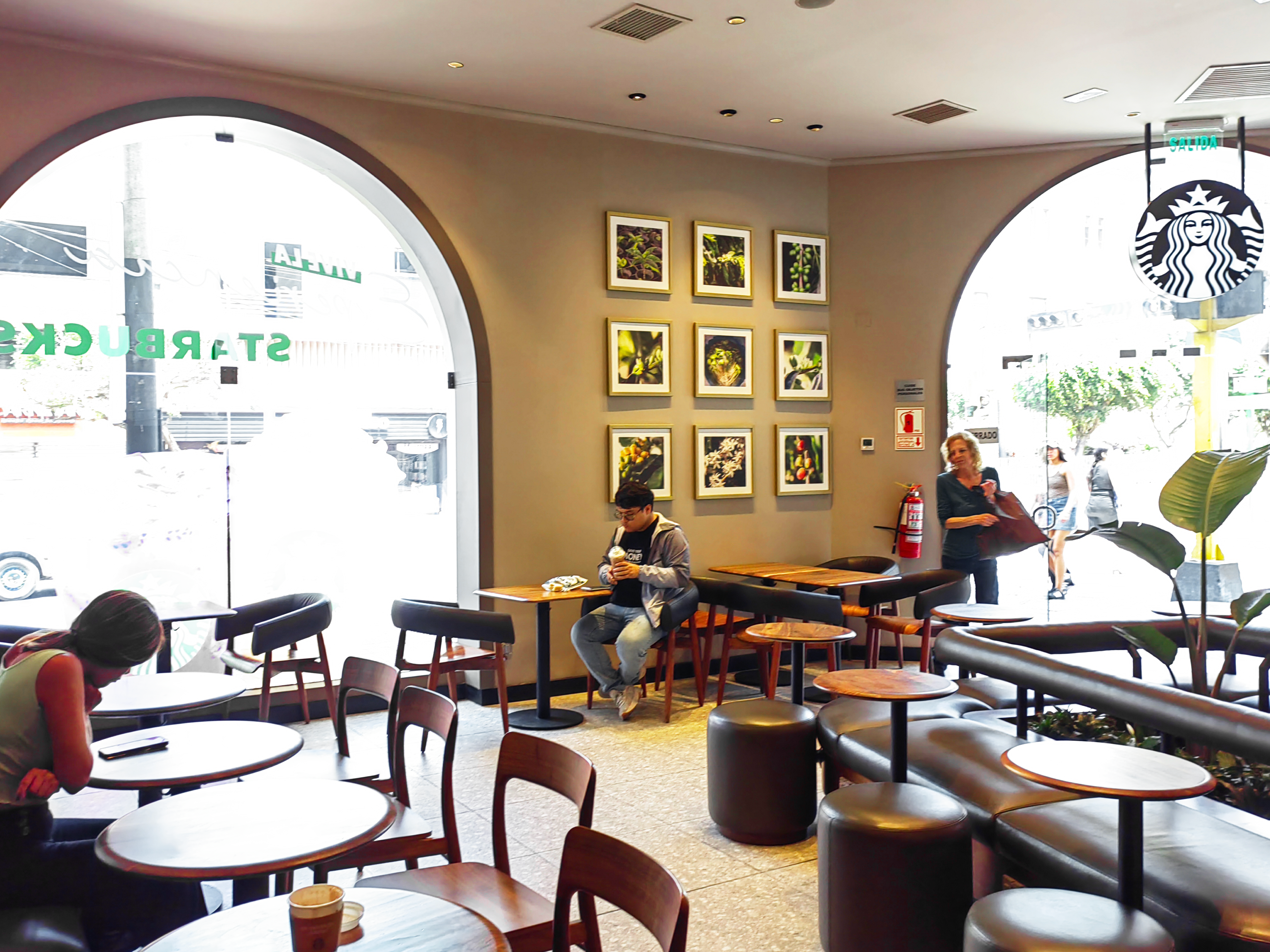 Starbucks – Larco